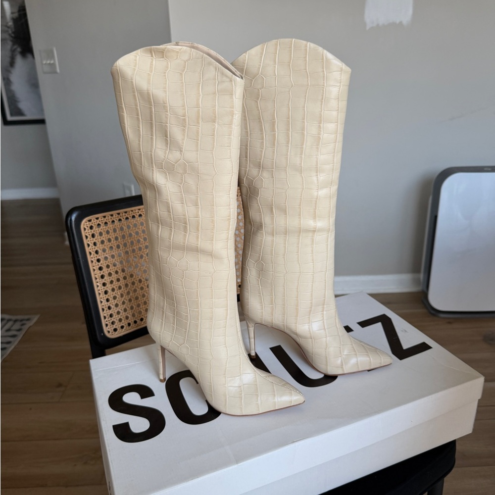 Schutz Maryana Crocodile Embossed Leather Boot Eggshell Sz 8B NEW